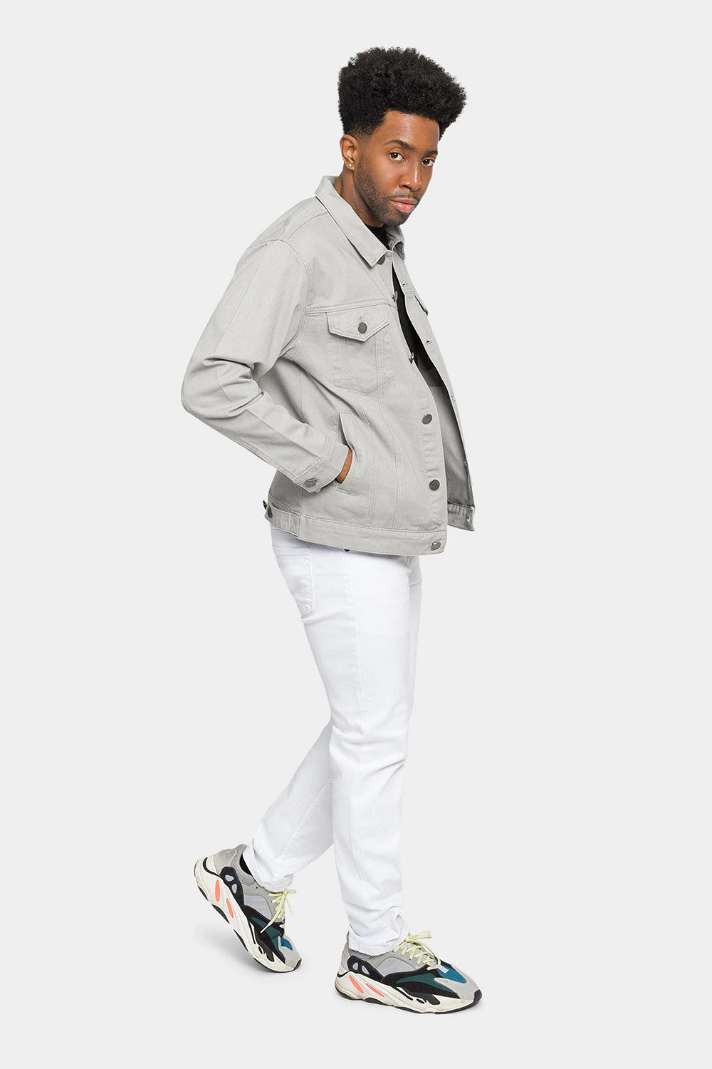 Essential Colored Denim Jacket - Image 10